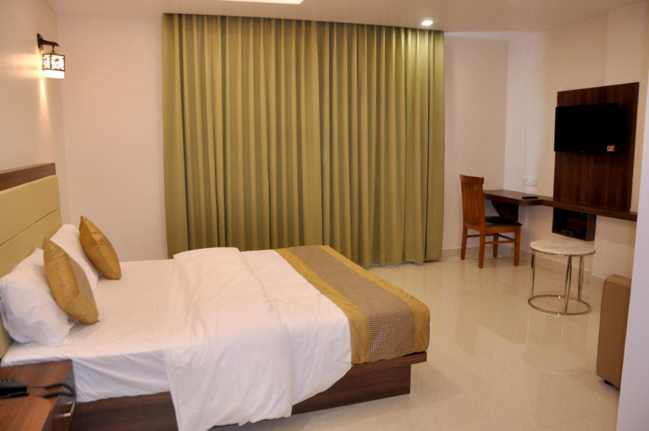 Hotel Ambika International Byndoor Bainduru Dış mekan fotoğraf