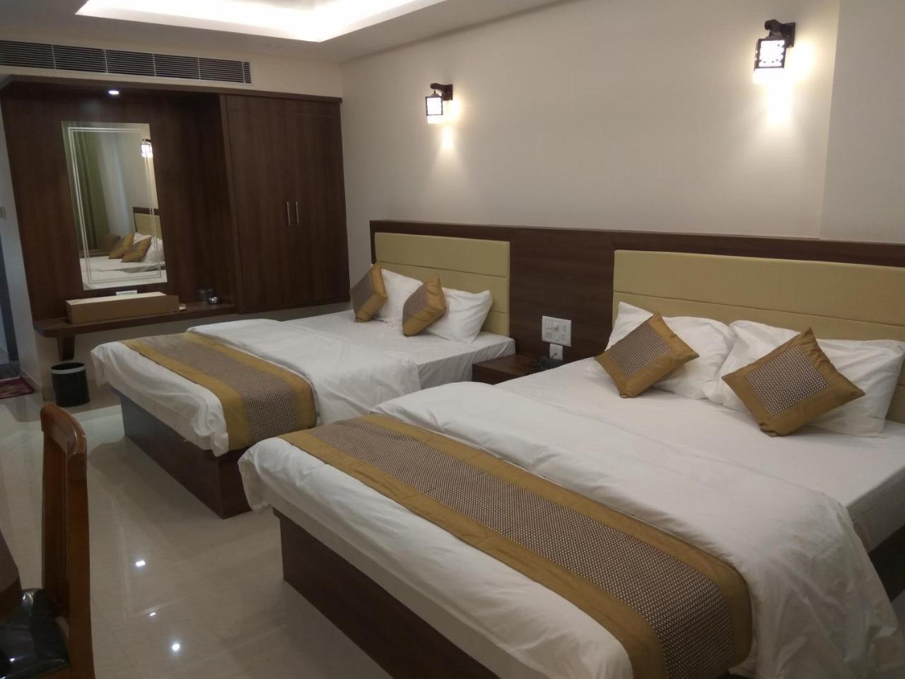 Hotel Ambika International Byndoor Bainduru Dış mekan fotoğraf