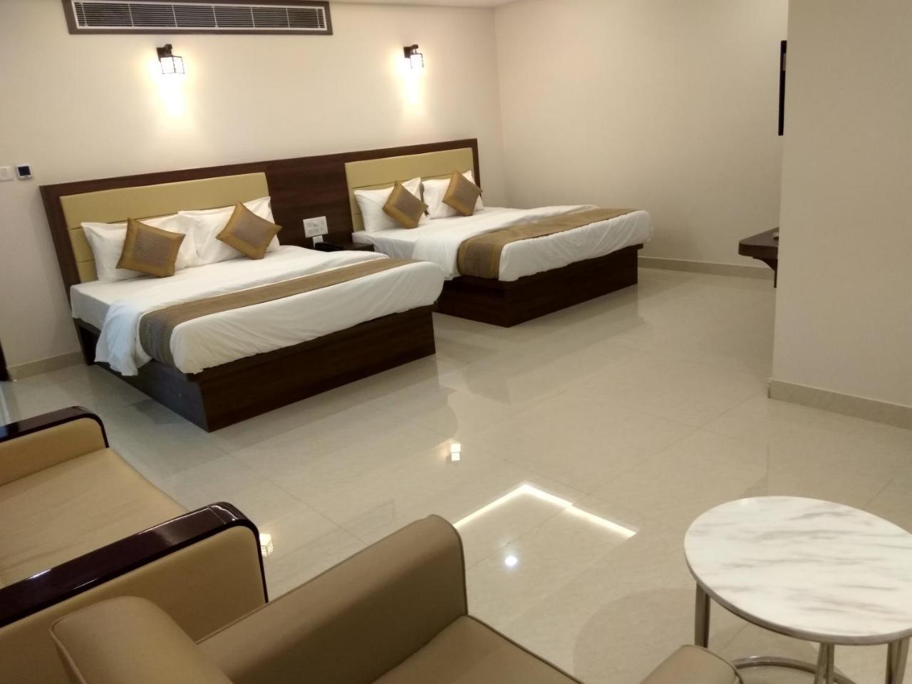 Hotel Ambika International Byndoor Bainduru Dış mekan fotoğraf