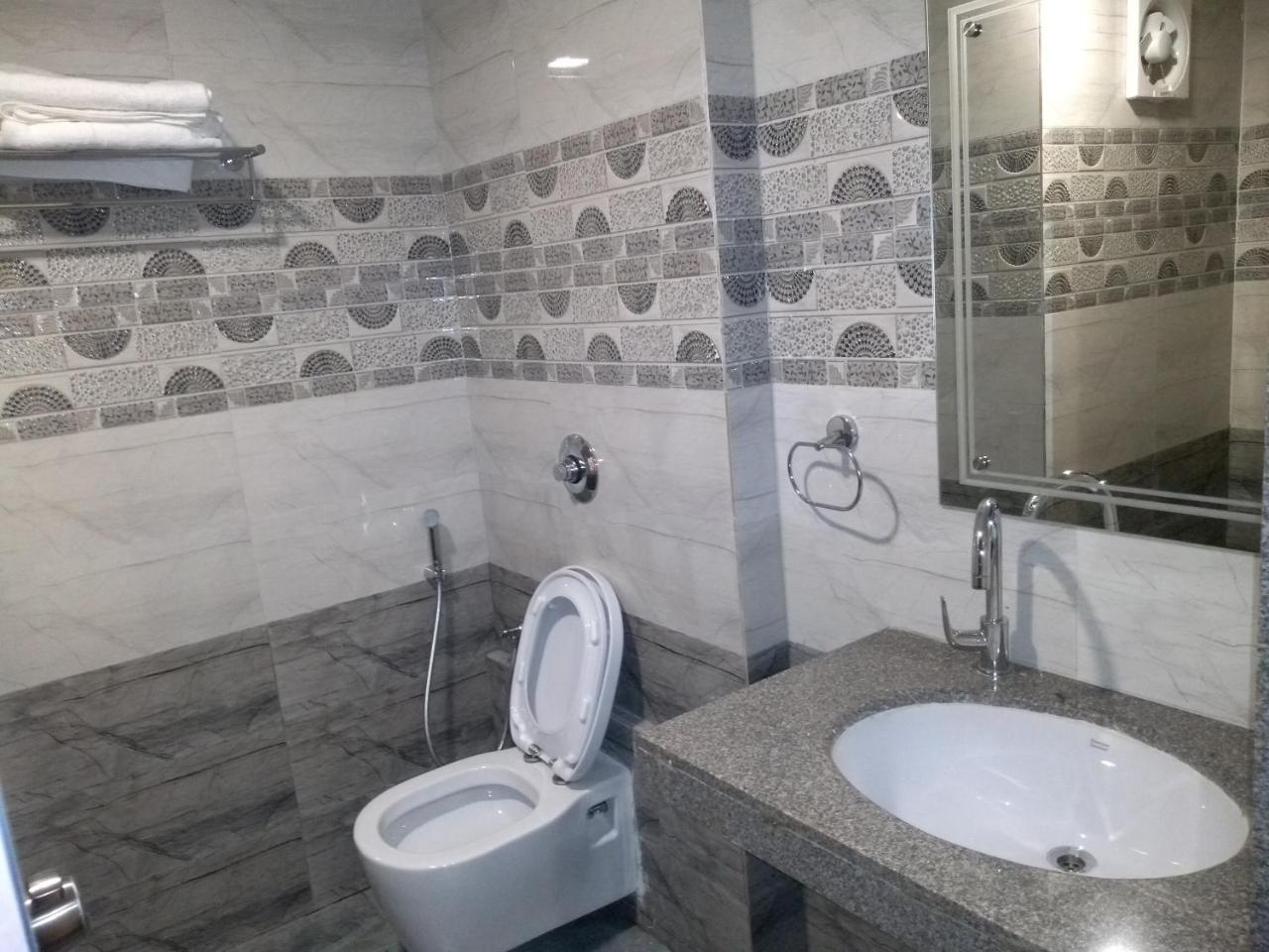 Hotel Ambika International Byndoor Bainduru Dış mekan fotoğraf