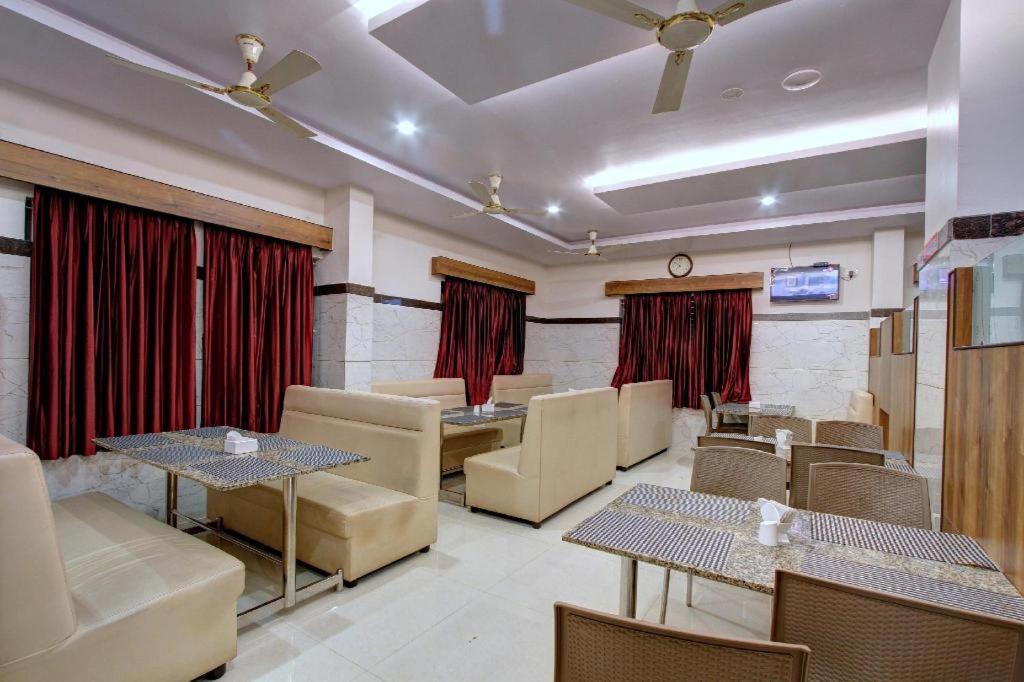 Hotel Ambika International Byndoor Bainduru Dış mekan fotoğraf